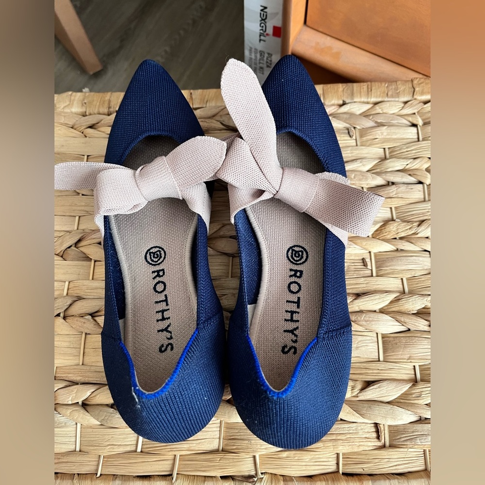 Retired Rothys size 10